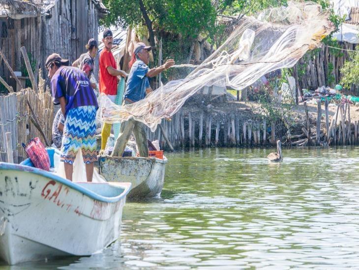 Pescadores de Veracruz se preparan para temporal lluvioso