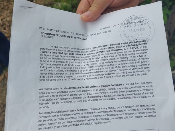 Vecinos de la colonia Dos Caminos acusan que no tienen luz desde hace tres días