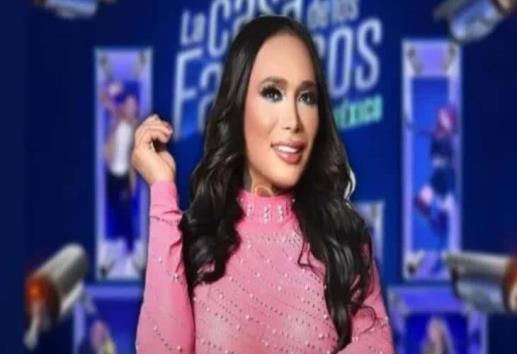 Le roban celular a la influencer Karina Torres