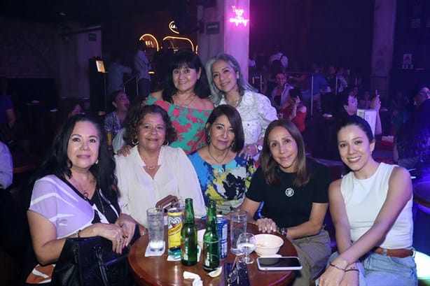 Fundación Amigos de Josu AC organizó el evento ‘Noche de Reinas y Copas’