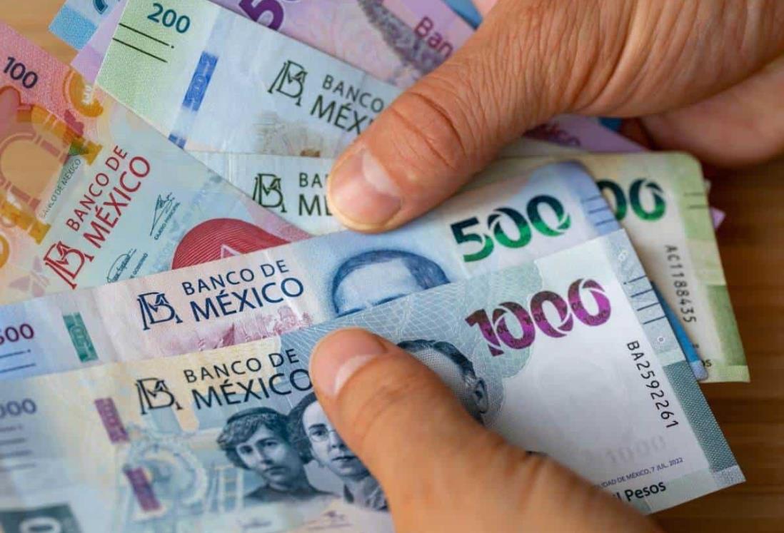 Mexicanos están sobreendeudados; a esto equivale la deuda personal, según contador