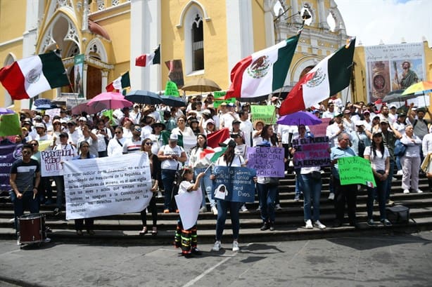 Estudiantes de derecho y PJF protestan en Xalapa contra reforma judicial