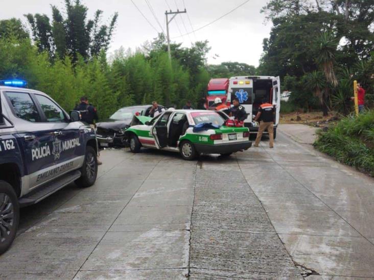 Aparatoso choque deja tres heridos en la carretera Las Trancas-Coatepec