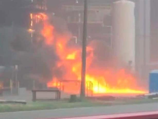 Incendio en refinería de Salina Cruz provoca nube de humo y evacuación de personal (+Video)