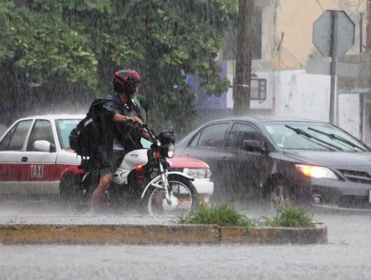 Intensas lluvias causan daños en el sistema eléctrico de Coatzacoalcos | VIDEO