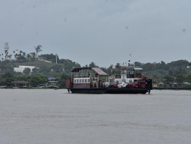 ¿Continúa servicio de transbordador en Coatzacoalcos pese a lluvias?