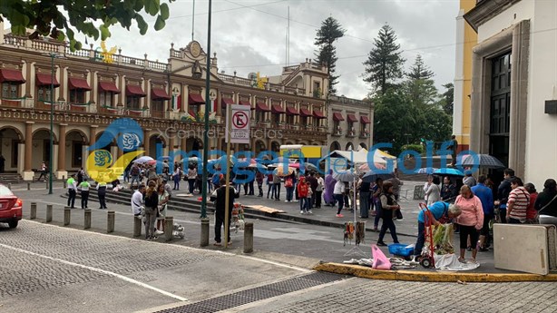 Miles desafían la lluvia para venerar reliquia de San Judas en Xalapa