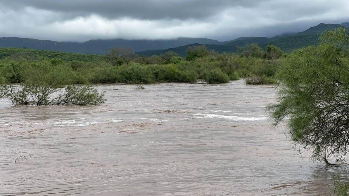 Níveles críticos de ríos Uxpanapa y Tancochapa mantiene en alerta a Las Choapas