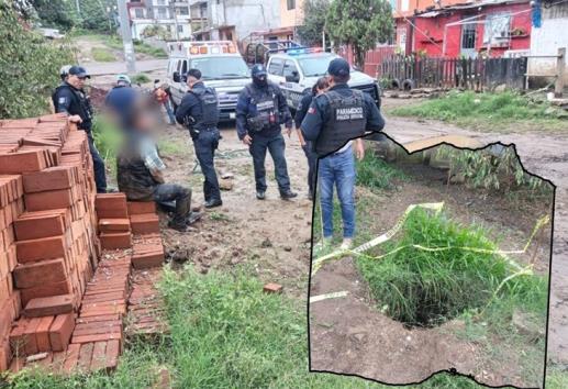 Elementos de SSP rescatan a hombre que cayó a una alcantarilla en Xalapa