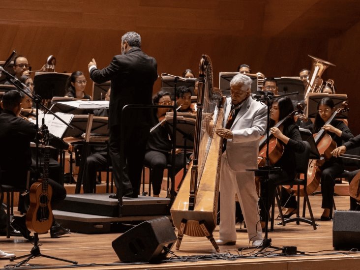 Se presentan Tlen Huicani y la Orquesta Filarmónica de Boca del Río con el arpista Alberto de La Rosa