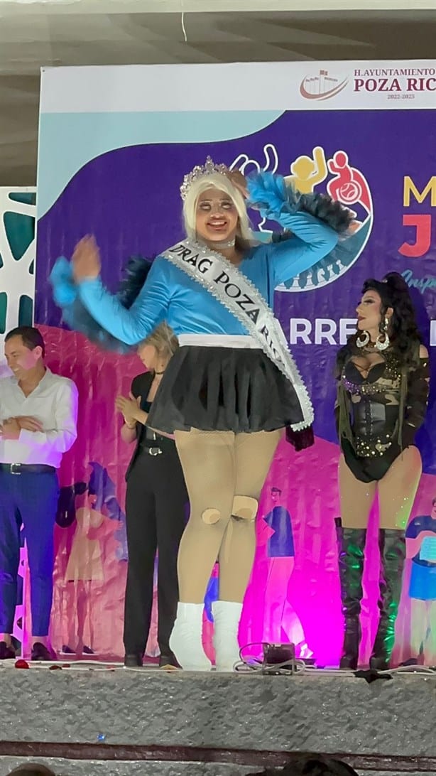 Con maquillaje, vestuarios y colores realizan primera pasarela drag en Poza Rica