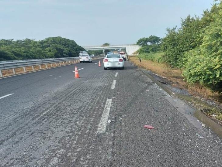 Alertan reducción de carriles por percance vial en autopista La Tinaja- Isla