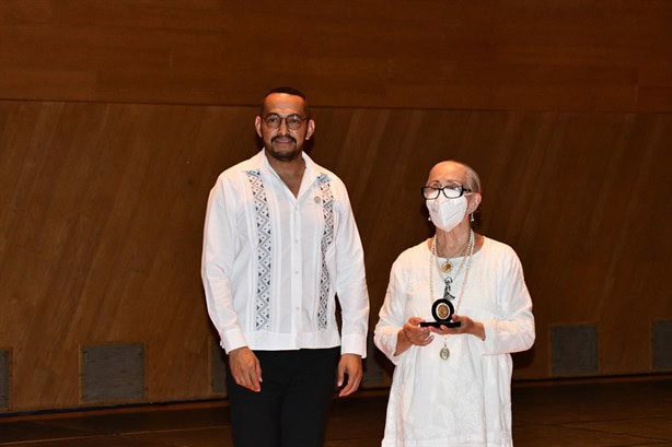 La Universidad Veracruzana realiza entrega de la presea ‘Identidad, Tradición y Gratitud’