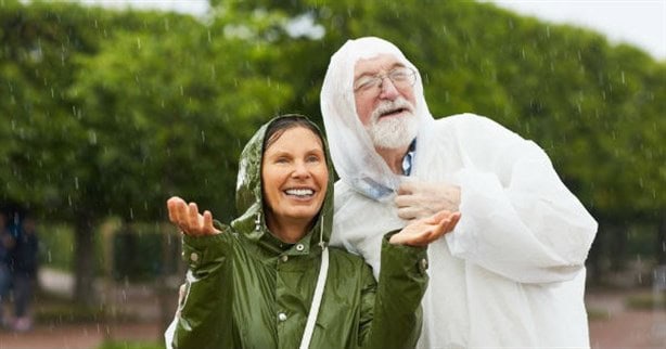 ¿Cómo proteger a los adultos mayores y a los niños durante temporadas de lluvias?