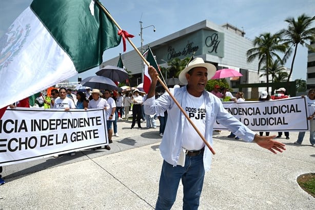 Marchan trabajadores en Veracruz y Boca del Río contra la Reforma Judicial