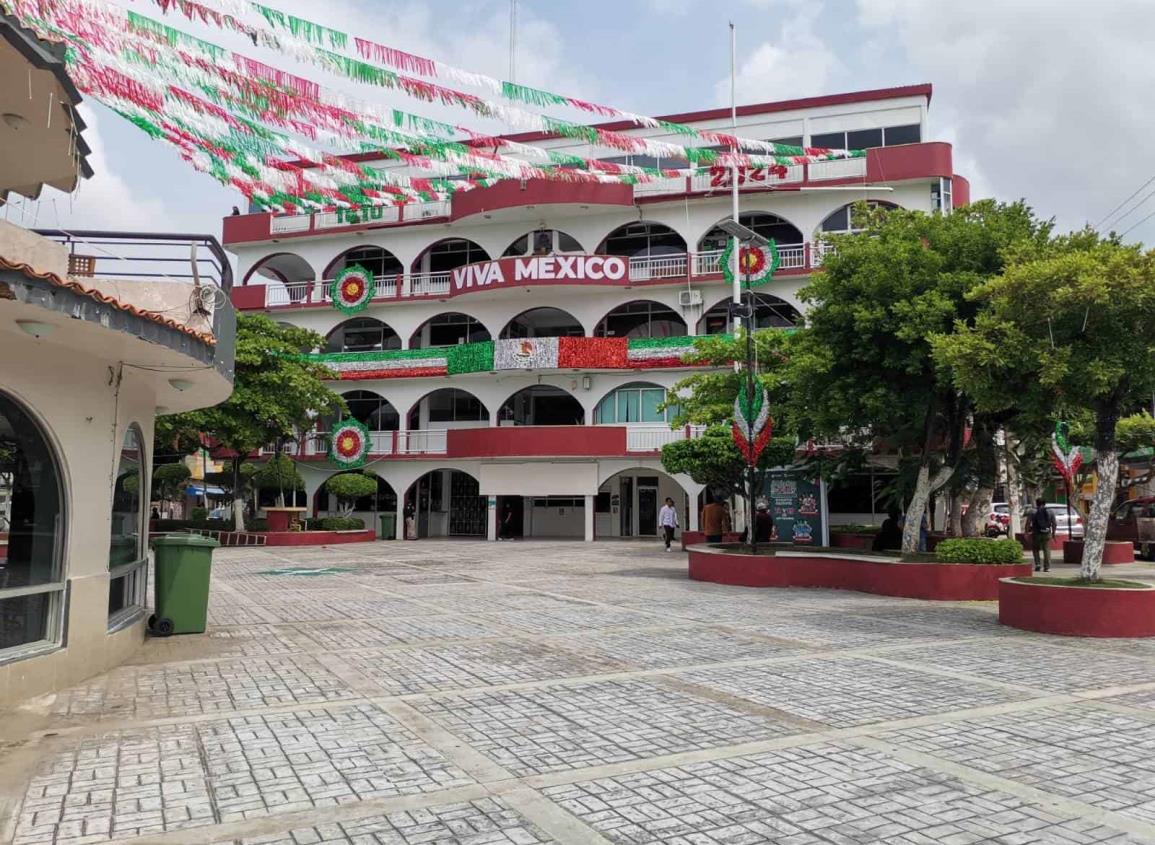 Fiestas Patrias: Embellecen parque Benito Juárez para efectuar el grito de independencia