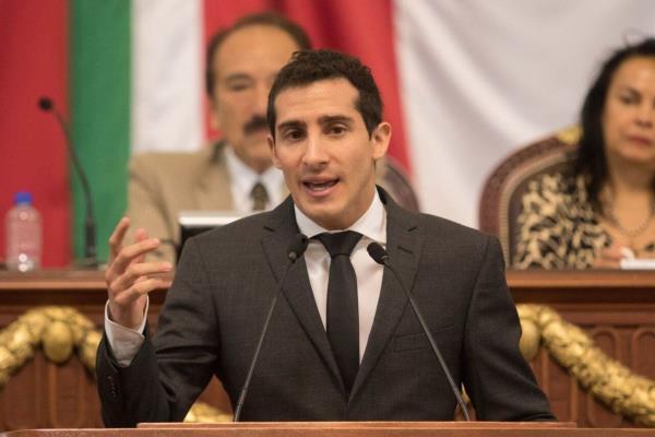 Es Rommel Pacheco nuevo director de la Conade
