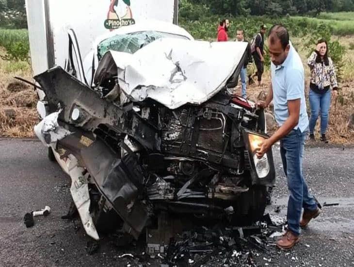 Chocan dos camionetas en carretera Xalapa - Huatusco