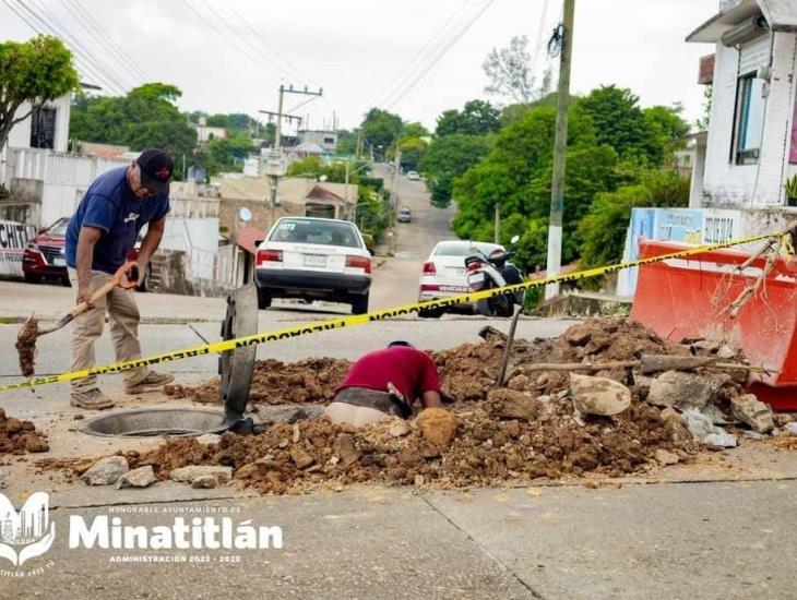 Reparaciones en la red de drenaje y toma domiciliaria en Minatitlán