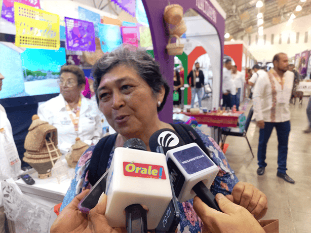 Visitantes de todo México disfrutan del Tianguis Nacional de Pueblos Mágicos en Veracruz