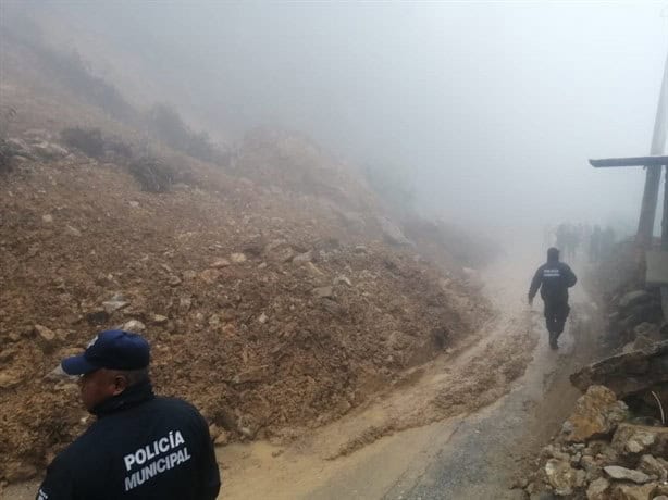 Derrumbe deja incomunicadas varias comunidades en la sierra de Zongolica