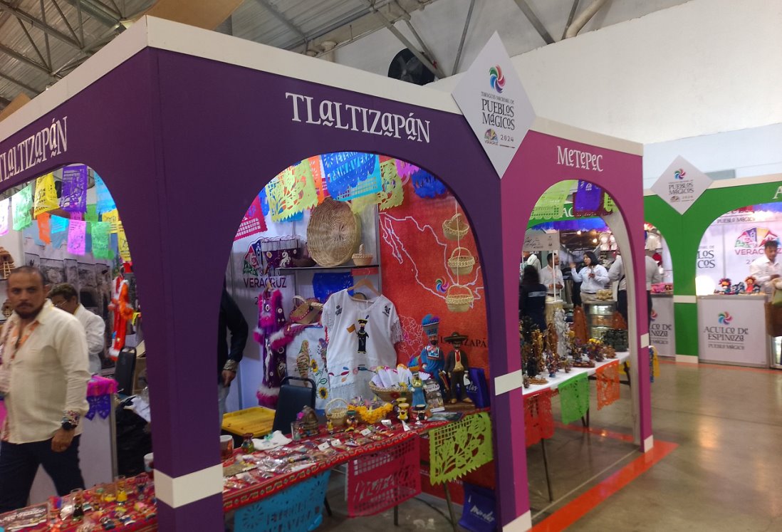 Visitantes de todo México disfrutan del Tianguis Nacional de Pueblos Mágicos en Veracruz