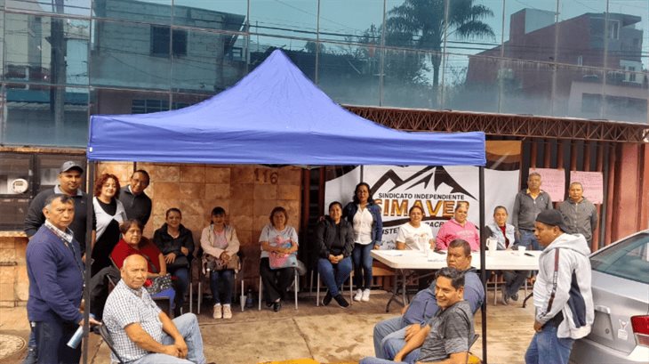 Protestas de la SEV en Xalapa afectan trámites, acusan profesores foráneos