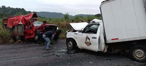 Chocan dos camionetas en carretera Xalapa - Huatusco