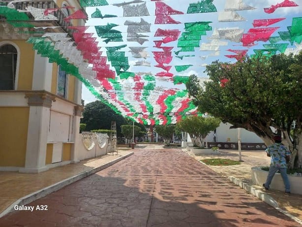 Así luce el centro de Jaltipan para las fiestas patrias