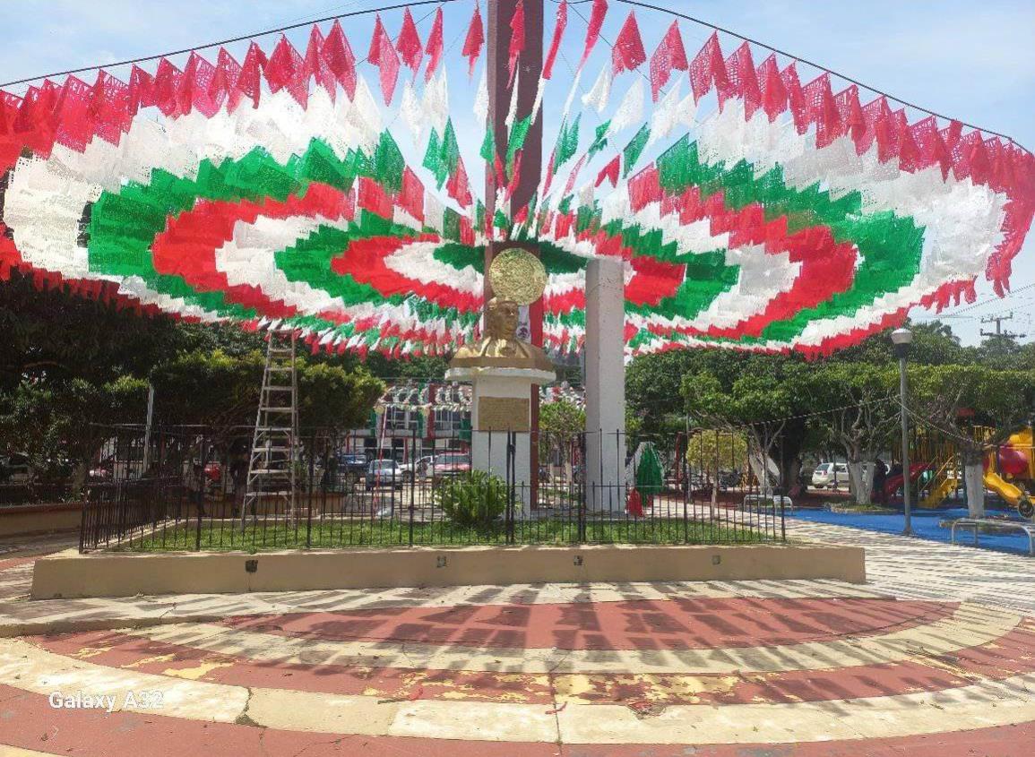 Así luce el centro de Jaltipan para las fiestas patrias