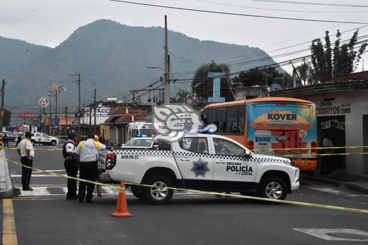 Autobús atropella y mata a adulto mayor en Orizaba; conductor se da a la fuga (+Video)