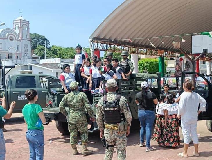 Participaron estudiantes en exposición fotográfica por parte de la Sedena