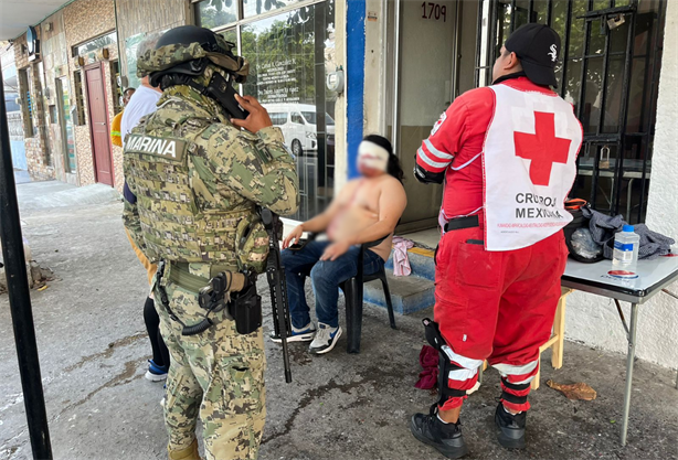 Supuesto marino golpea a conductor en estado de ebriedad y lo deja gravemente herido