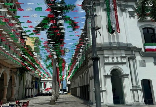 Alistan el Zócalo de Veracruz previo a celebración del Grito de Independencia | VIDEO