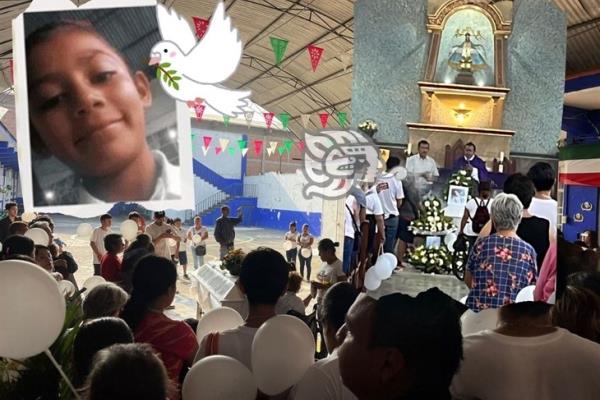 Dan último adiós a la pequeña José Poleth, a quien se le arrebató la vida en Orizaba