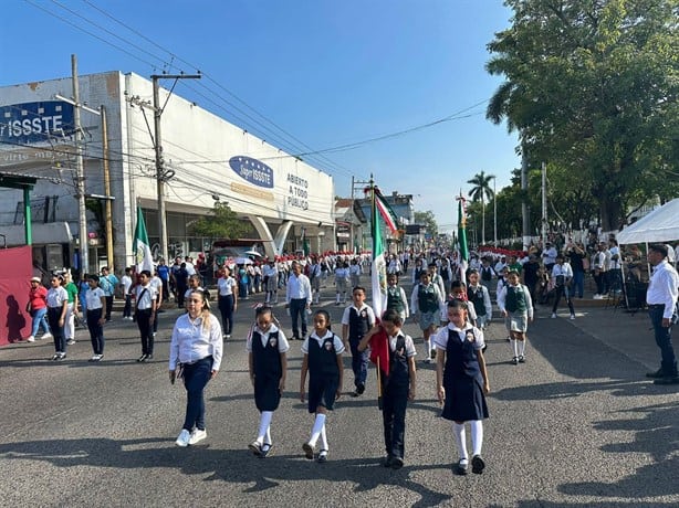 Desfilarán alrededor de 2 mil personas en Poza Rica