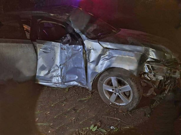 Campesinos encuentran vehículo abandonado en carretera rumbo a El Caldillo 