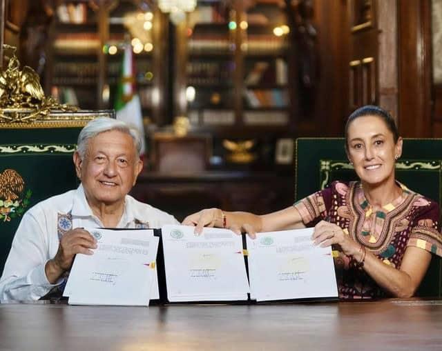 AMLO firma Reforma Judicial y la publica en DOF: “Es un día histórico”, afirma