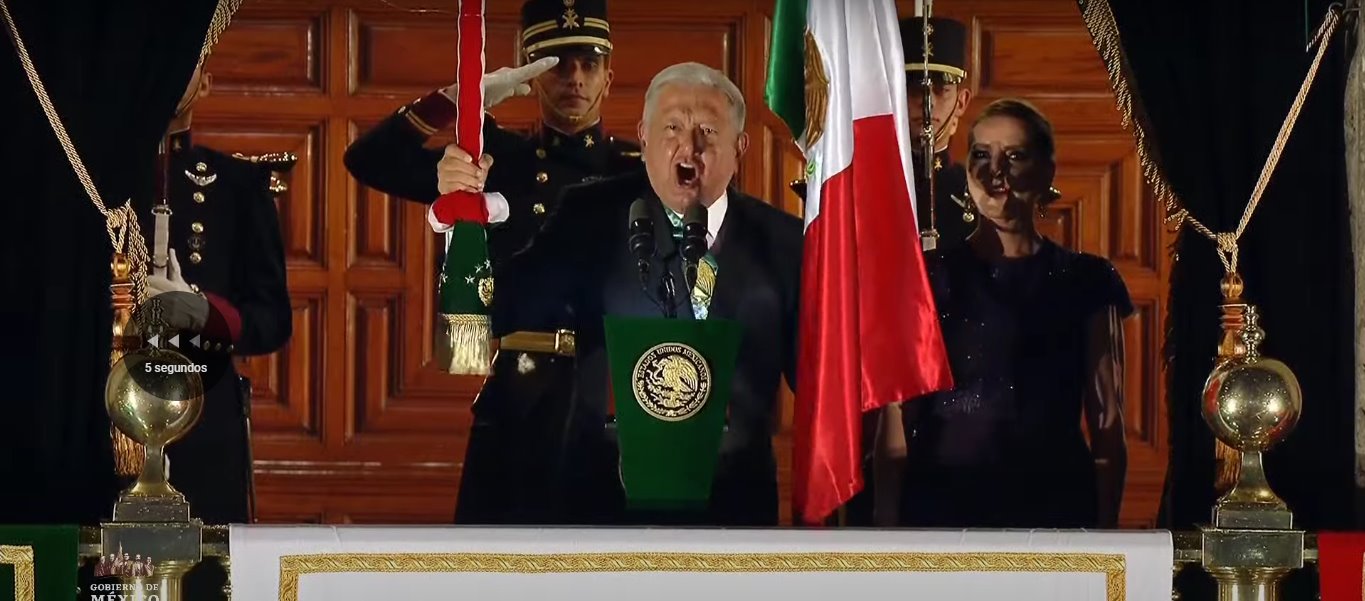 Andrés Manuel López Obrador da su último Grito de Independencia ante miles en el Zócalo