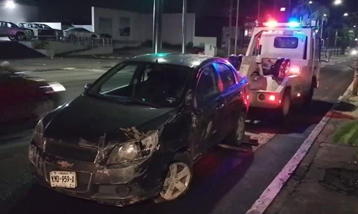 Camioneta familiar es impactada por un auto en la colonia Rafael Alvarado de Orizaba