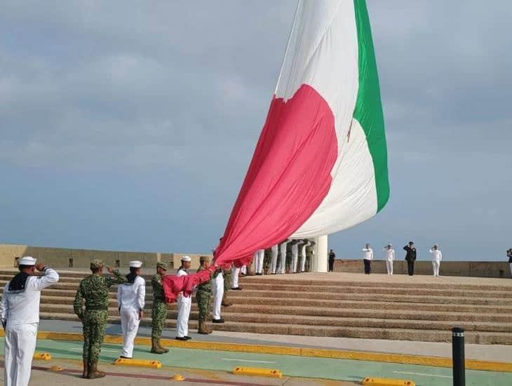 Desfile del 16 de Septiembre: con Fuerzas Armadas y binomios caninos, así se lleva a cabo en Coatzacoalcos | VIDEO