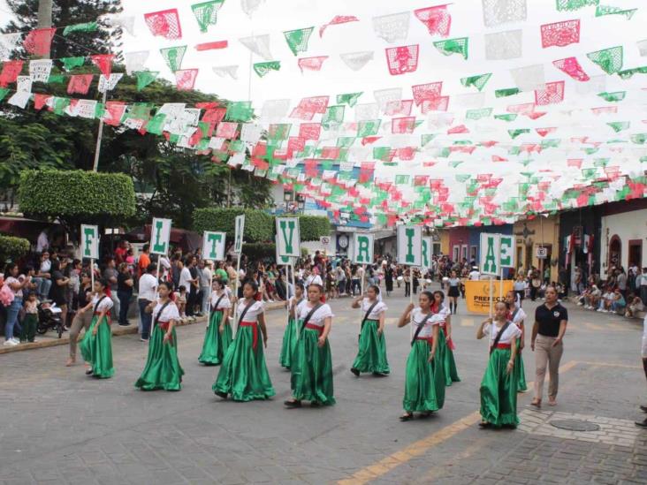 En Misantla, desfile por el 214 aniversario del inicio de la lucha de Independencia