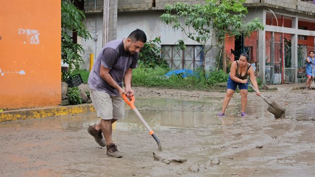 Crecida de arroyo deja varias afectaciones en colonia Reyes Heroles de Poza Rica (+Video)