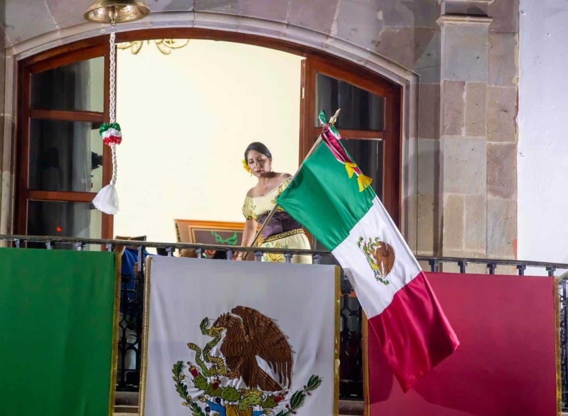 Fiestas Patrias: Sin incidentes graves, alcaldes dan grito en la zona de Acayucan