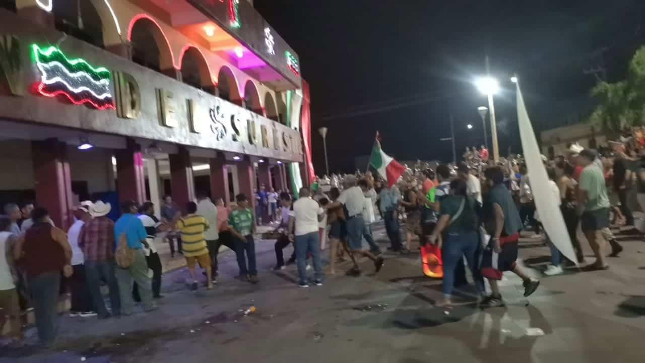 El grito de Independencia de Ixhuatlán del Sureste terminó en riña