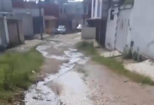 Fugas de agua son frecuentes en colonias de Xalapa