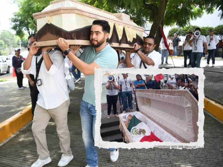 ´Sepultan´ a la justicia en Xalapa durante protesta contra reforma judicial