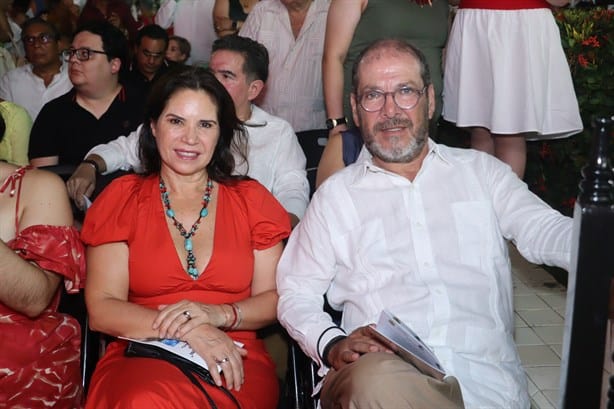 Alcaldesa Lizzette Álvarez Vera conmemora el Grito de Independencia en Alvarado