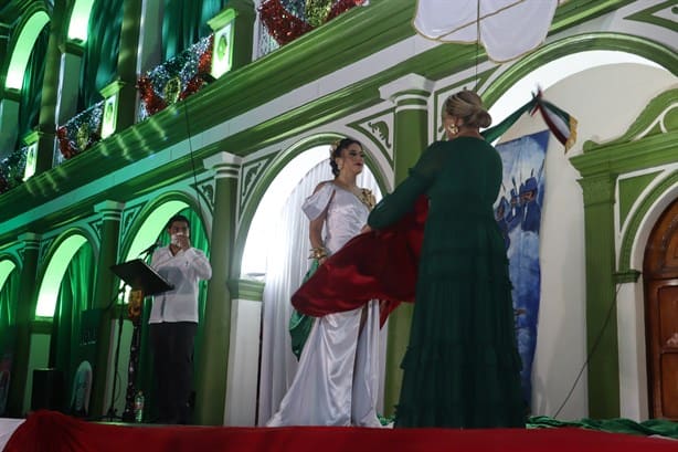 Alcaldesa Lizzette Álvarez Vera conmemora el Grito de Independencia en Alvarado