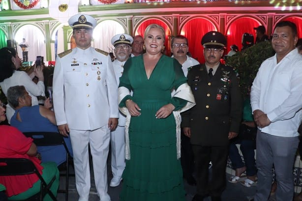 Alcaldesa Lizzette Álvarez Vera conmemora el Grito de Independencia en Alvarado